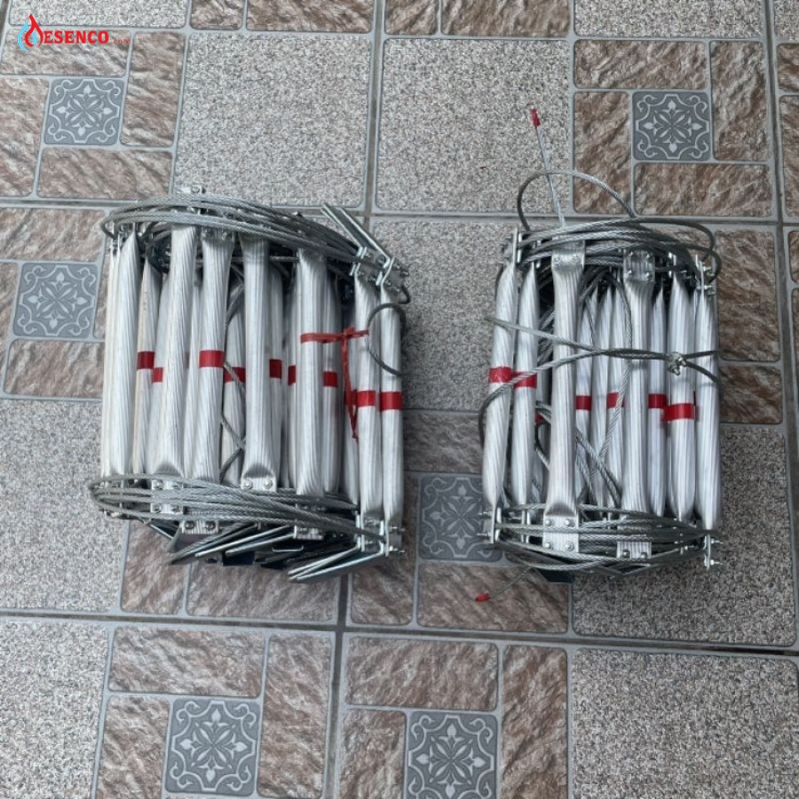 Thang dây có thể gấp gọn và thuận tiện khi sử dụng