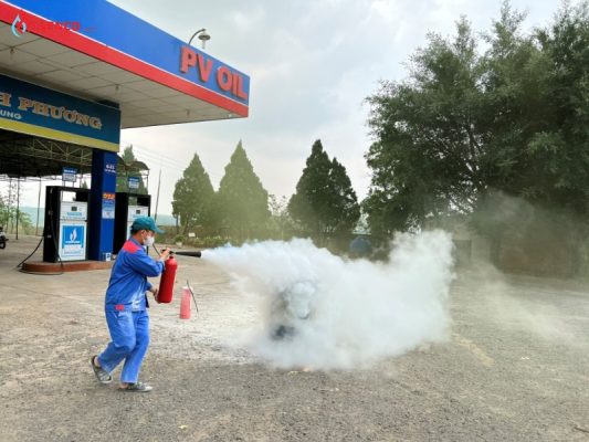 Chữa cháy xăng dầu bằng bọt Foam 