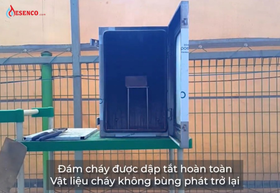 Đám cháy trong tủ được dập tắt hoàn toàn